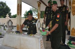 Peringati Hari Juang Kartika, Danrem Pamungkas Pimpin Ziarah ke TMP