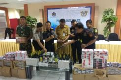Operasi Akhir Tahun, Bea Cukai Sita Puluhan Ribu Botol Miras dan Rokok Ilegal