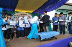 Puluhan Siswa Yatim Piatu Doakan Palestina
