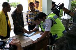Ingin Serahkan Surat Pencabutan Dukungan, Pengurus Golkar Gagal Temui Emil