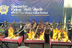 Bea Cukai Kudus Musnahkan 9 Juta Batang Rokok Ilegal