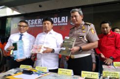 Komplotan Pelaku Pemalsu...