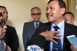 Pilgub Jabar, Iwa Karniwa Setia Tunggu Keputusan PDIP