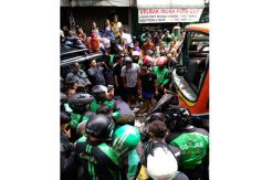 Dua Metro Mini Ugal-ugalan sebelum Tabrak Avanza dan 4 Sepeda Motor
