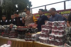 Jelang Malam Tahun Baru, Ribuan Petasan Disita Polres Jakbar