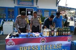 Gelar Operasi Lilin, Polres Matra Amankan Sabu dan Miras