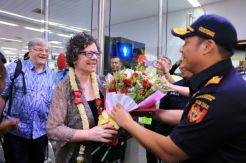 Disambut Meriah, Kedatangan Wisatawan Pertama 2018 di Bandara Soetta