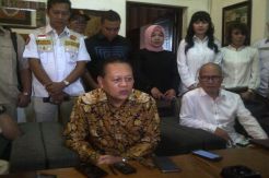 Mengenal Sosok Sudrajat: Nyunda, Nyantri, Nyakola, dan Nyantika