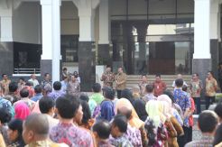Pamit Cuti ke ASN, Gus Ipul Sebut Pakde Karwo Orang Hebat
