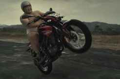 Banting Motor Jepang, Sumo Jumping dan Ngebut Pakai Bajaj