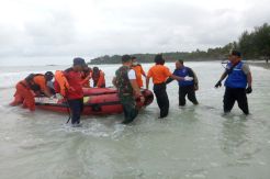 Pengunjung Trikora yang Tenggelam Ditemukan Tewas Tersangkut di Bebatuan