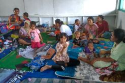 Seragam Diterbangkan Angin, Anak Korban Puting Beliung Tak Bisa Sekolah