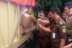 Bea Cukai Banten Amankan Ribuan Bungkus Miras