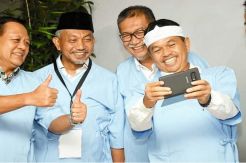 Selesai Tes Kesehatan, Pasangan 2DM dan Jabar Asyik Kompak Berselfie