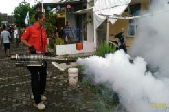 3 Warga Terserang DBD, Rescue Perindo Jateng Asapi Ratusan Rumah
