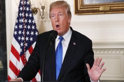 Trump: Revisi Kesepakatan...