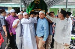 Meninggal Dunia, Politikus...