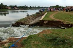 Tanggul Jebol, 8.000 Hektare Sawah di Karawang Terancam Pasokan Air
