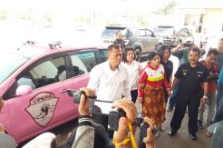 Melahirkan Tanpa Suami,...
