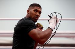 Parker Pukul Balik Joshua dengan Sebutan Raja Steroid