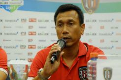 Pelatih Bali United Pelajari Strategi Lawan Lewat Tayangan Video