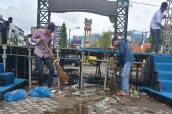 Usai Deklarasi Isnandar-Ali Pada, Tim Pataru Holong Bereskan Sampah