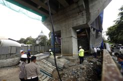 Sandiaga Uno Sebut Konstruksi LRT Roboh karena Kejar Target