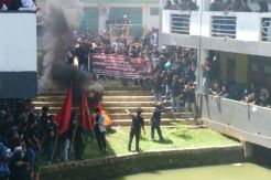 Ratusan Mahasiswa UMK Demo Desak Dekan FT Mundur