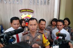 Kesal Penghasilan Ayahnya...