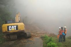 Tebing di Longsor Kelud Longsor, 3 Rumah Warga Tertimbun