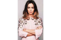 Emily Blunt Menentang...