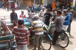 Cegah Becak Masuk DKI, Satpol PP Perketat Penjagaan di Perbatasan