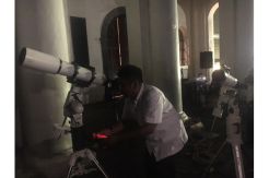 Tertutup Awan, Pengunjung Kota Tua Tak Bisa Lihat Gerhana Bulan