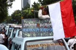 Angkot Tanah Abang Minta Dibolehkan Ngetem di Stasiun