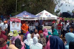 Lagi, Kartini Perindo Bagikan 250 Paket Beras di Bogor