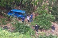 Angkot Bawa Rombongan Pelajar Masuk Jurang di Bogor
