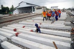 Polisi Cek Ambruknya...