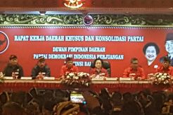 Sekjen PDIP Siap Menari Kecak 3 Jam di Bali
