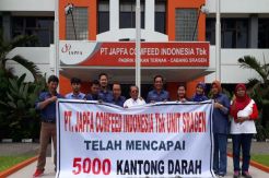 PMI Anugerahkan Japfa Comfeed Indonesia Unit Sragen untuk Donor Terbanyak