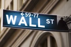 Wall Street Menguat Tajam Usai Alami Tekanan