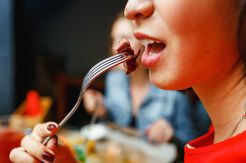 Hati-Hati, 4 Makanan Ini Bisa Menyebabkan Halusinasi