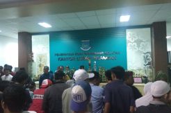 Ikut Rombongan RAT, Nengsih Cemas Tunggu Kabar Anggota Keluarga