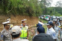 Kakorlantas Pimpin Olah TKP Kecelakaan Bus Maut di Tanjakan Emen