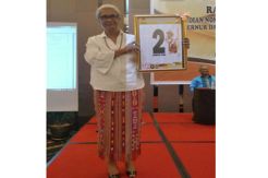 Nomor 2 untuk Emilia Perlambang Tekad Seorang Ibu Raih Kemenangan
