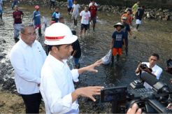 Kunker di Ambon, Jokowi Tinjau Pelaksanaan Padat Karya Tunai