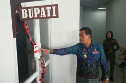 Pasca OTT, KPK Segel Tujuh Ruangan Pejabat di Pemkab Lampung Tengah