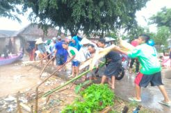 Sungai Tersumbat Sampah, Perparah Banjir di Semarang