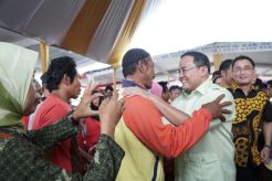 Bawa Kabar Baik di OKU Timur, Kedatangan Dodi-Giri Diserbu Warga