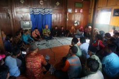Ngopi Bareng Warga, Ganjar Ajak Panwas Sosialisasikan Aturan