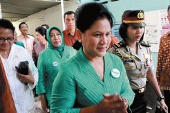 Dilelang, Kain Batik Ibu Negara Laku Rp19,05 Juta